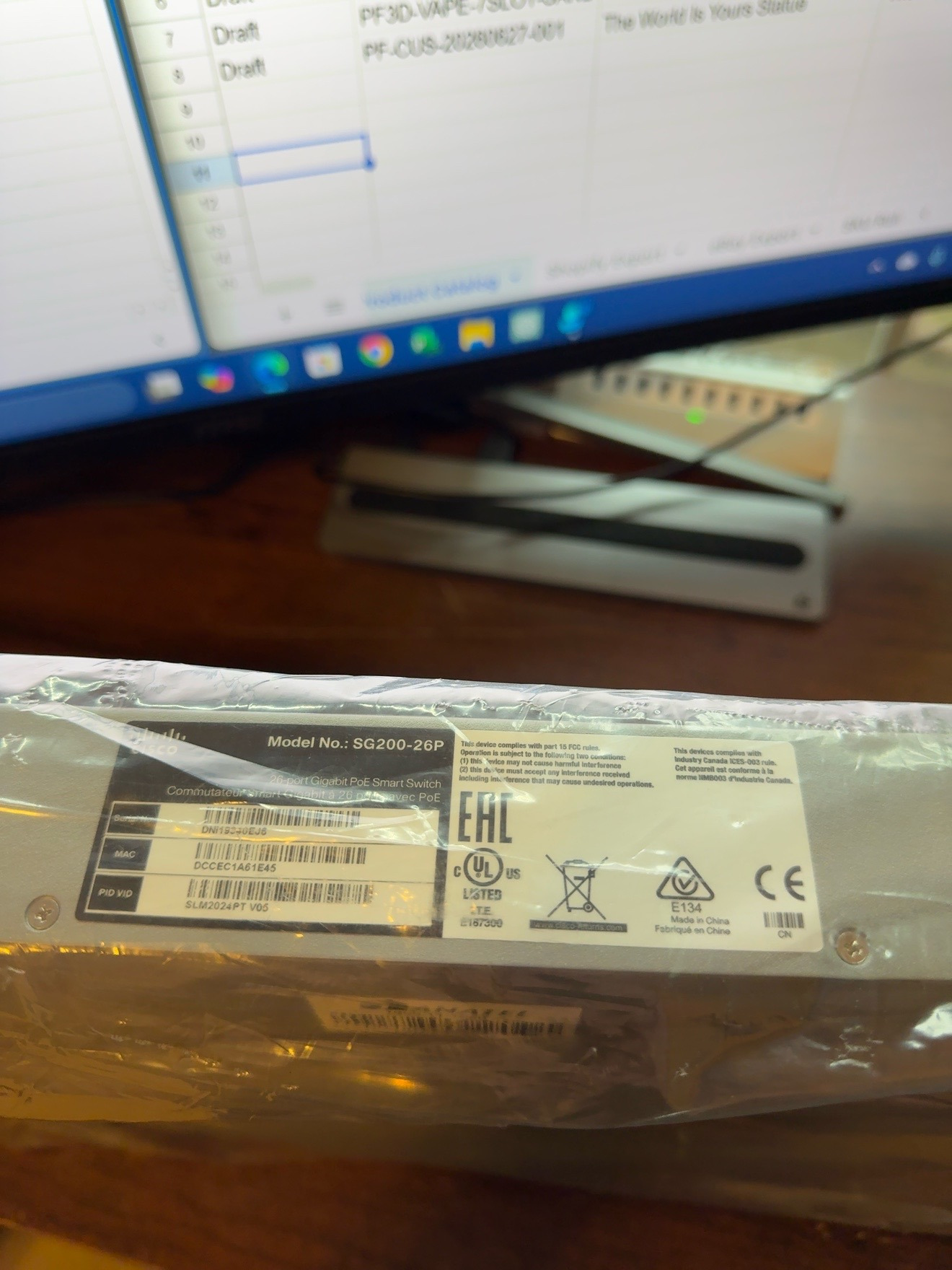 Cisco SG200-26P 26-Port Gigabit PoE Smart Switch | Small Business — actual PRF item photo 4 of 4