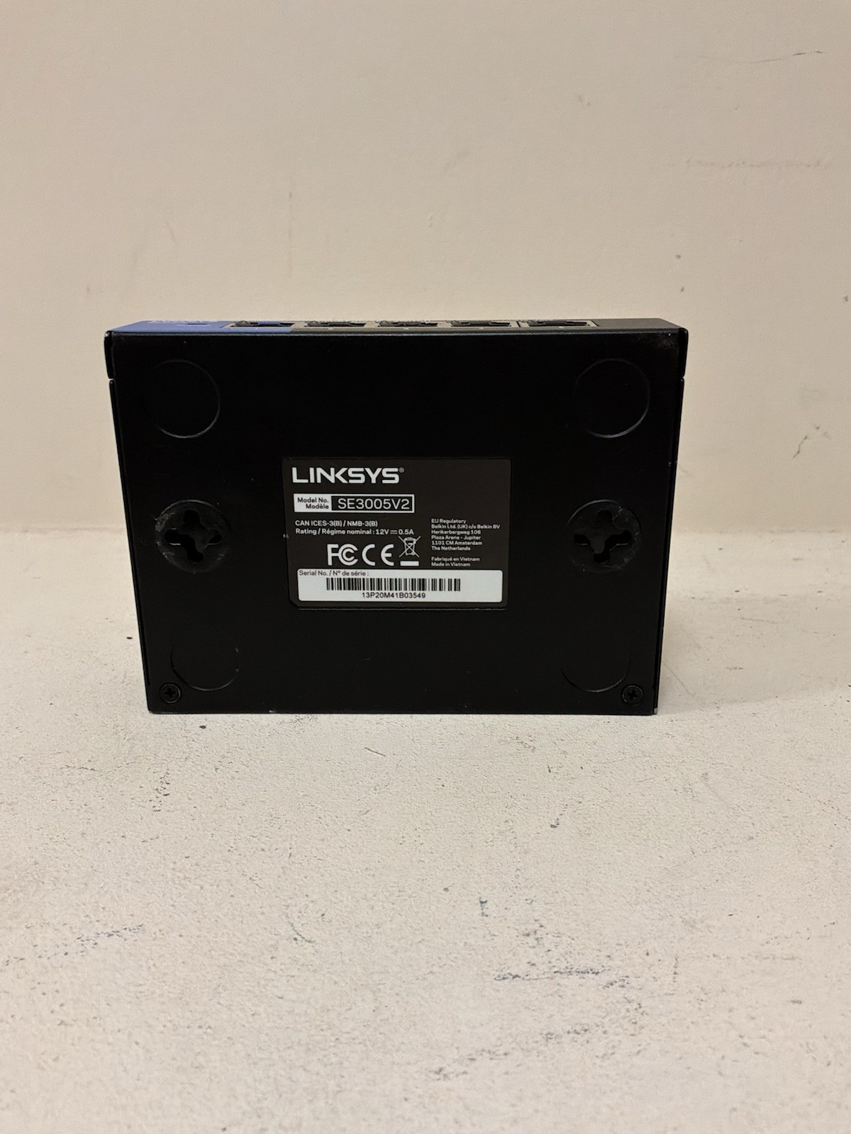 Linksys SE3005V2 5-Port Gigabit Ethernet Switch Black Blue — actual PRF item photo 2 of 2