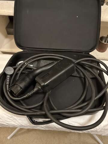 GM Ultium Dual Level EV Charger J1772 32A NEMA 14-50 85775040 w/ Case — actual PRF item photo 1 of 1