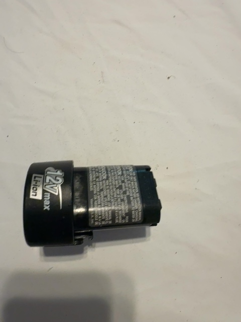 Makita BL1014 12V max Lithium-Ion Battery — actual PRF item photo 2 of 3