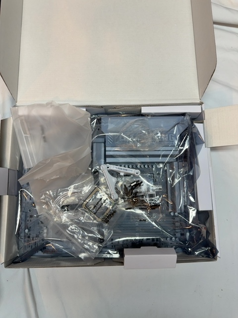 ASUS X870-PRO WIFI7 W NEO TUF GAMING Open Box — actual PRF item photo 2 of 2