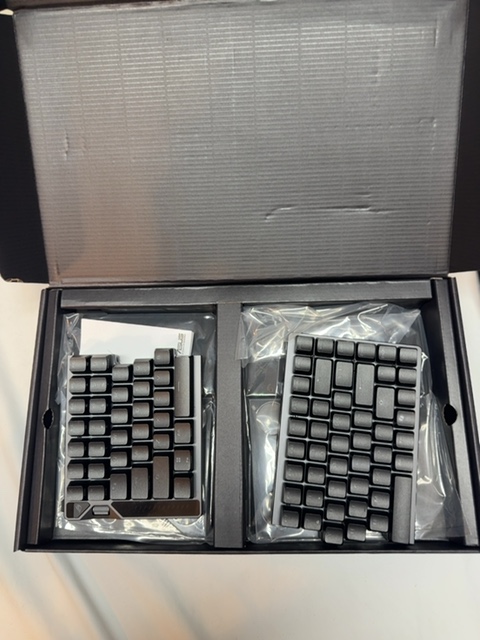ASUS M703 ROG FALCATA/HFXV2 FALCATA HEX V2 Open Box — actual PRF item photo 2 of 2