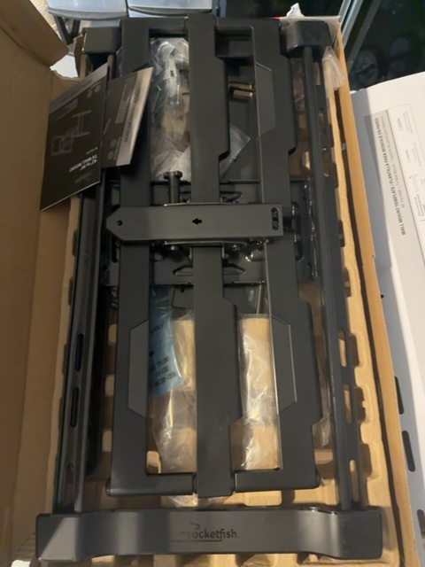 Rocketfish RF-TVLFMA Premium Full-Motion TV Wall Mount Open Box