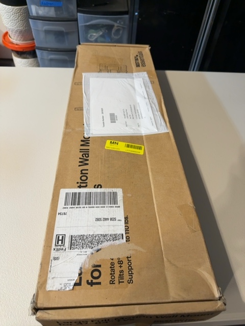 Best Buy essentials BE-MLFM Large Full-Motion Wall Mount for 47-84" TVs — actual PRF item photo 2 of 3