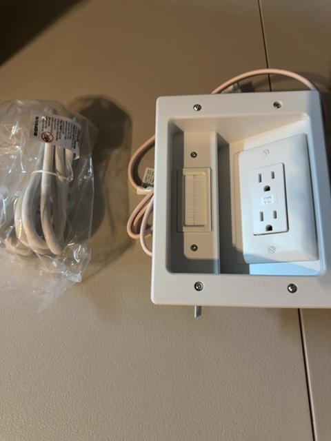 SANUS BSA-IWP1-W1 IN-WALL CABLE CONCEALER RECESSED POWER KIT White Open Box