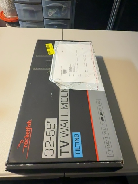 Rocketfish RF-HTMT15 Tilting TV Wall Mount for 32-55" TVs New Sealed — actual PRF item photo 1 of 3